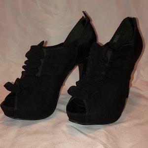 Black peep toe heels